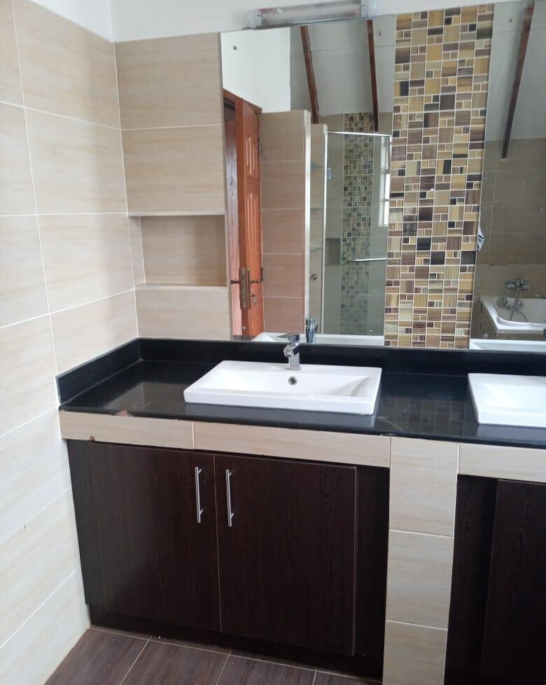 5BR All-Ensuite Townhouse with Gym, Pool & Clubhouse - Runda