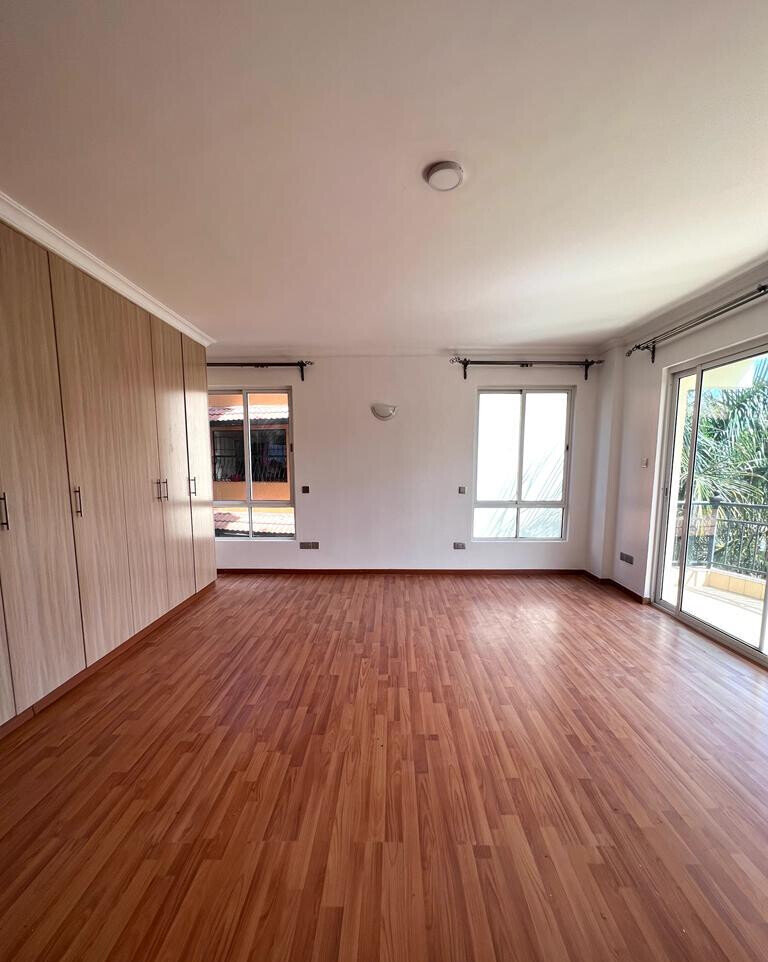 5BR All-Ensuite Townhouse with Gym, Pool & Clubhouse - Runda