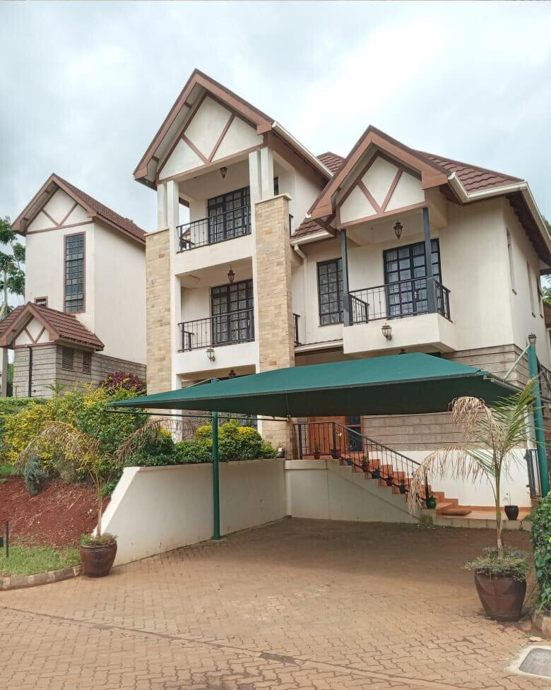 5BR All-Ensuite Townhouse with Gym, Pool & Clubhouse - Runda