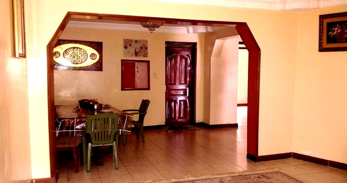 5BR Townhouse with Two Master Suites & Walk-in Closet - South C