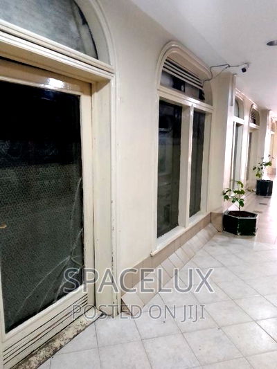 2043 SQFT Club Lounge Restaurants Space - Image 2