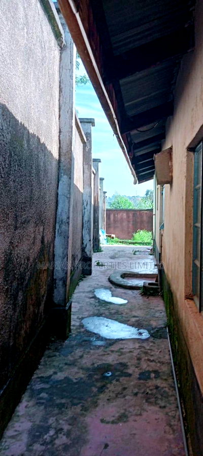 3bdrm Bungalow in Koromatangi, Sheywe for sale - Image 2