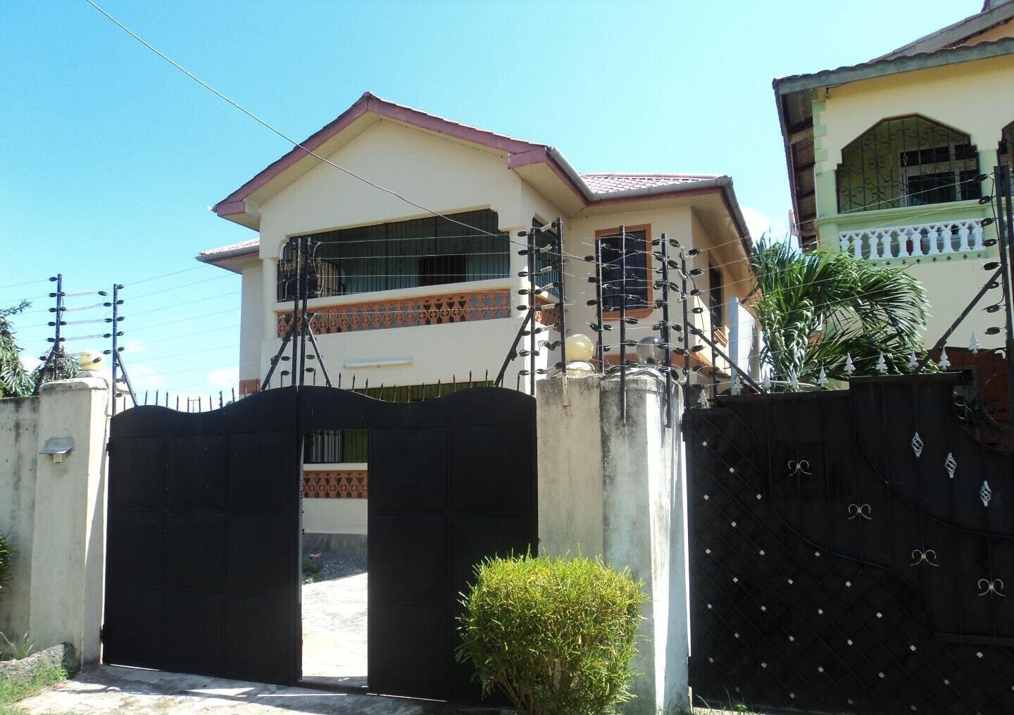 Spacious 4BR Maisonette on 1.2 Acres