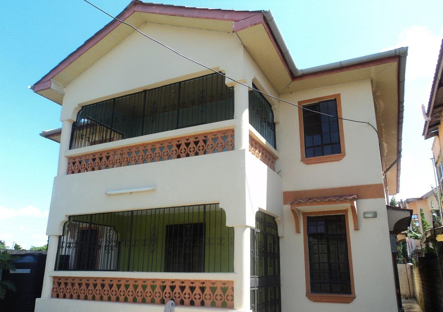 Spacious 4BR Maisonette on 1.2 Acres