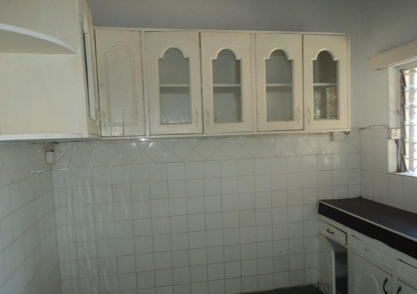 Spacious 4BR Maisonette on 1.2 Acres