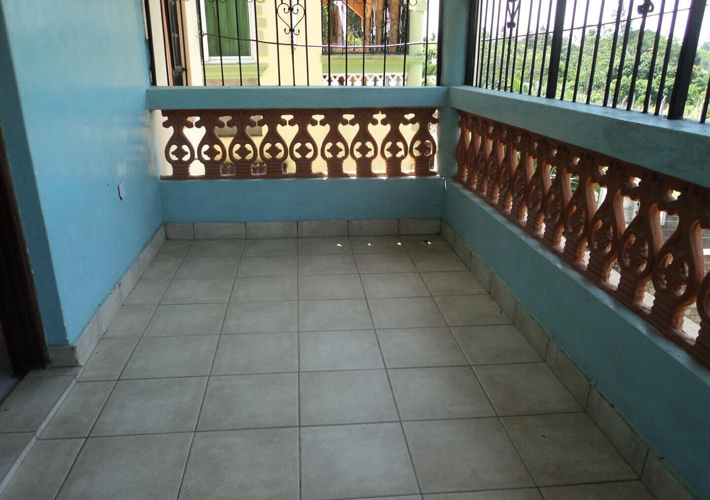 Spacious 4BR Maisonette on 1.2 Acres