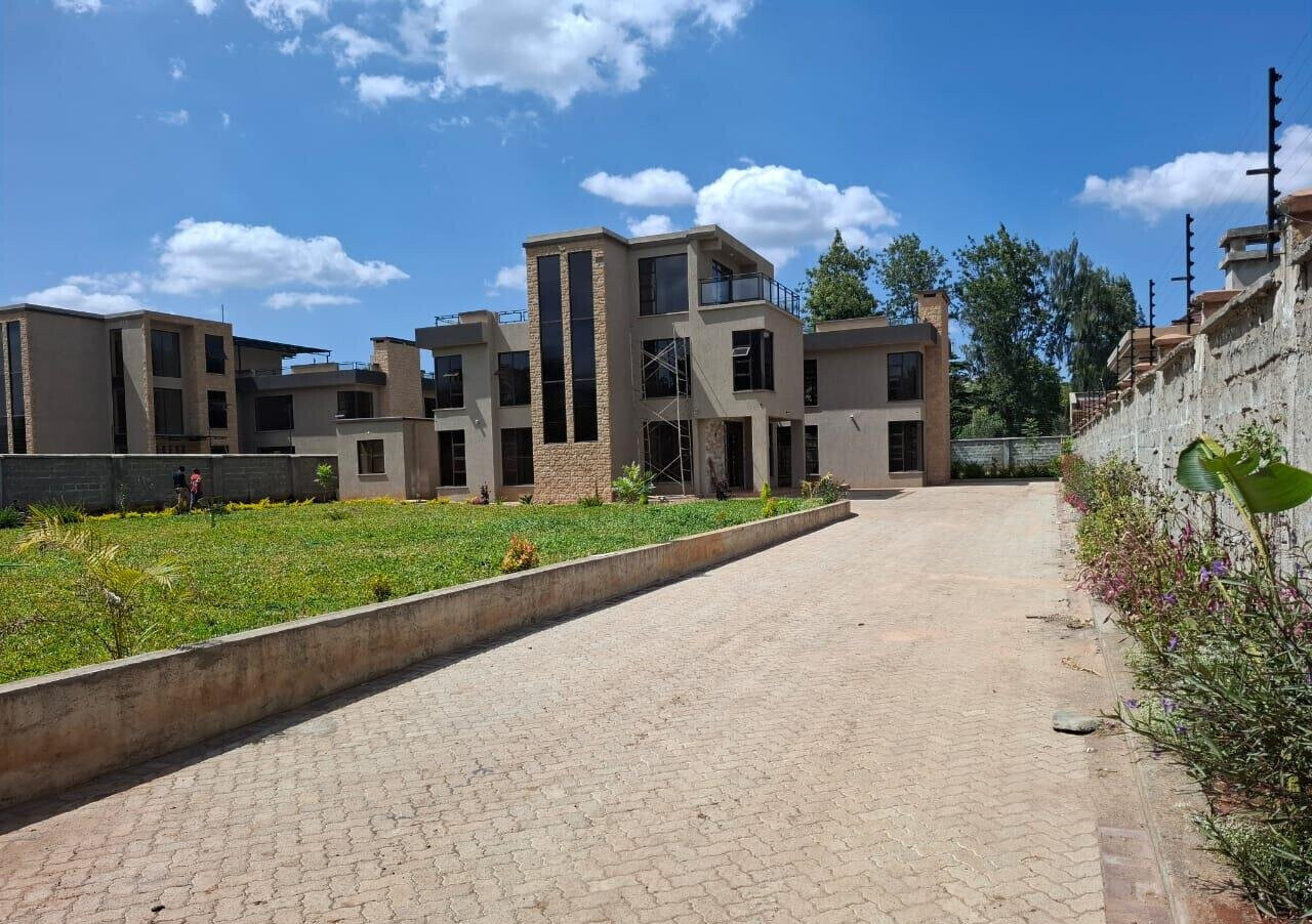 6-Bed Mansionette with DSQ on Half-Acre – Karen Hardy