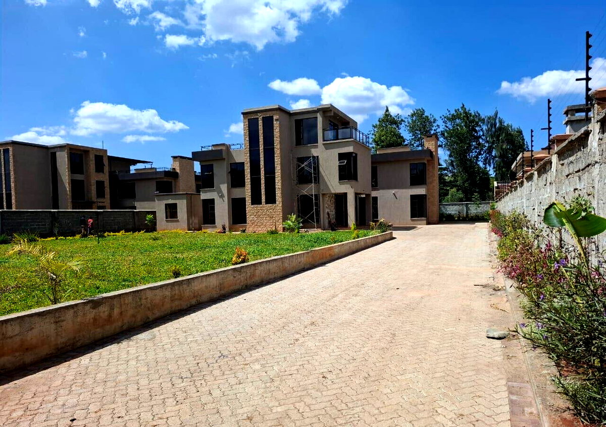 6-Bed Mansionette with DSQ on Half-Acre – Karen Hardy