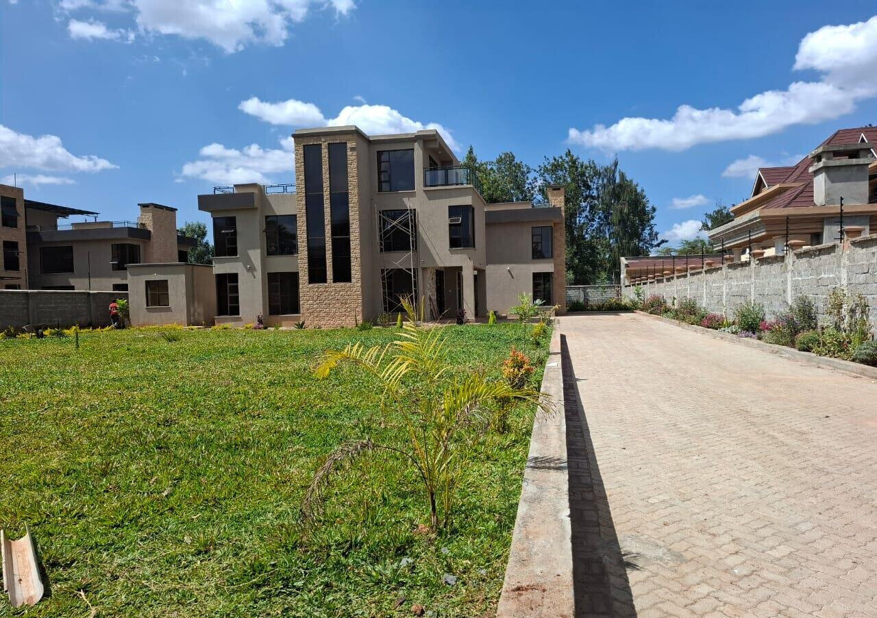 6-Bed Mansionette with DSQ on Half-Acre – Karen Hardy