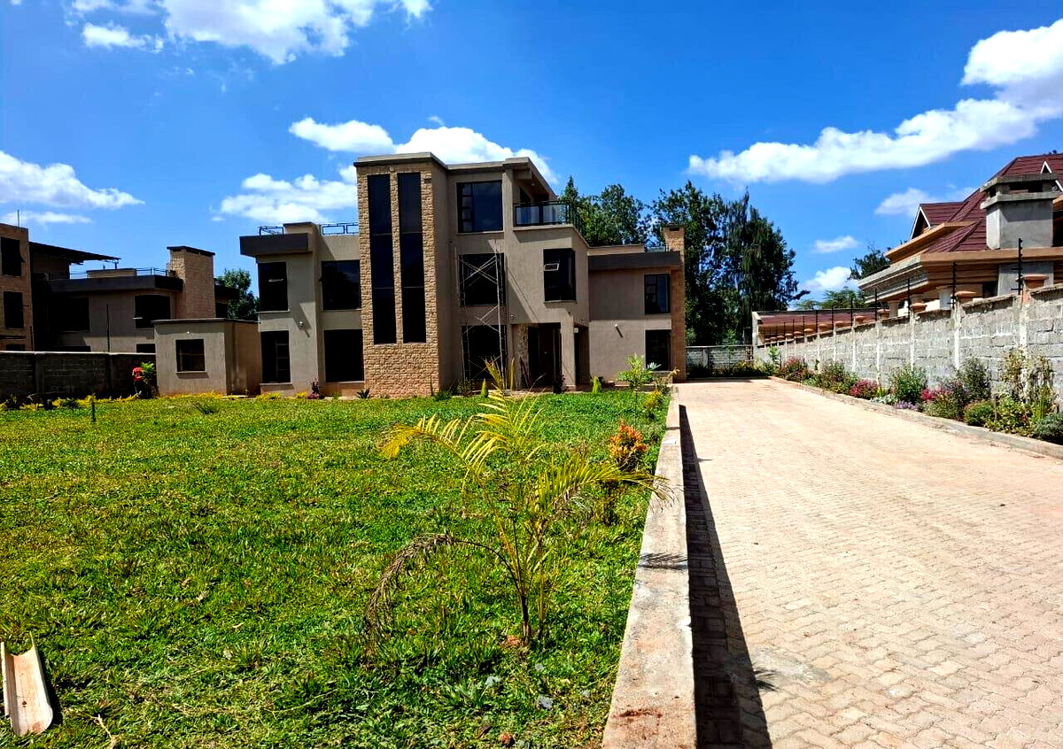 6-Bed Mansionette with DSQ on Half-Acre – Karen Hardy
