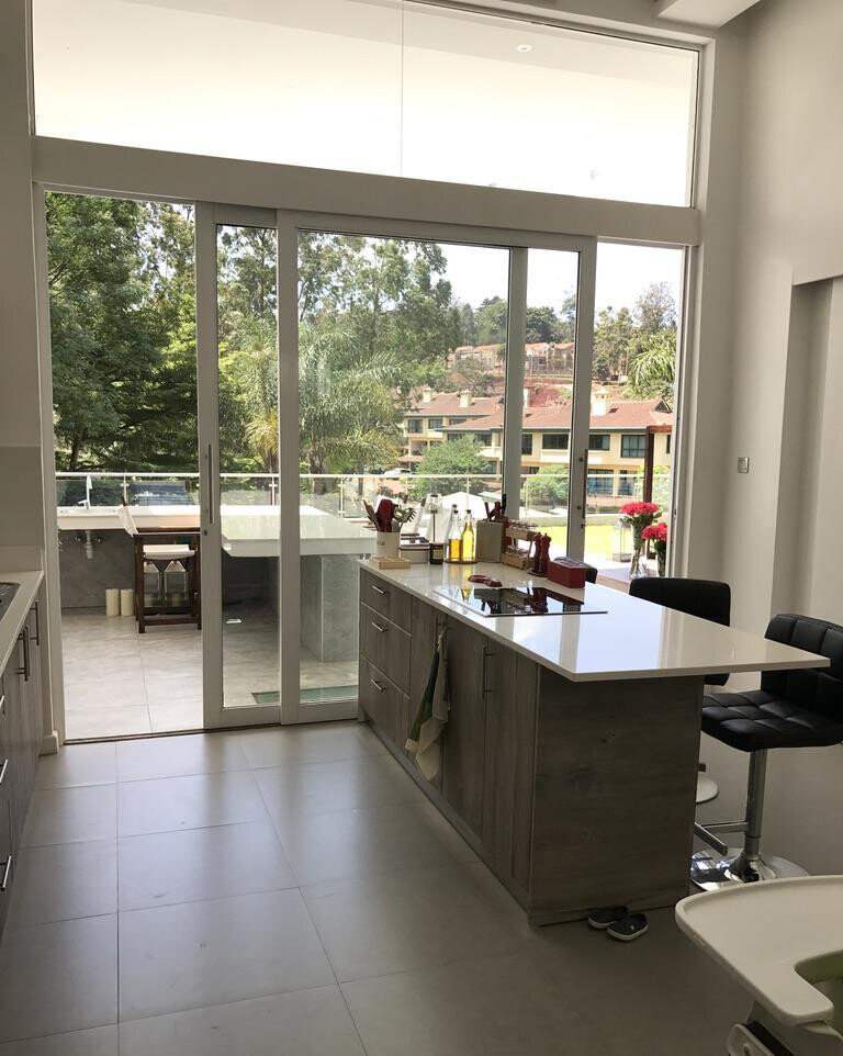 5-Ensuite Villa with Private Pool & Servant Quarters - Spring Valley