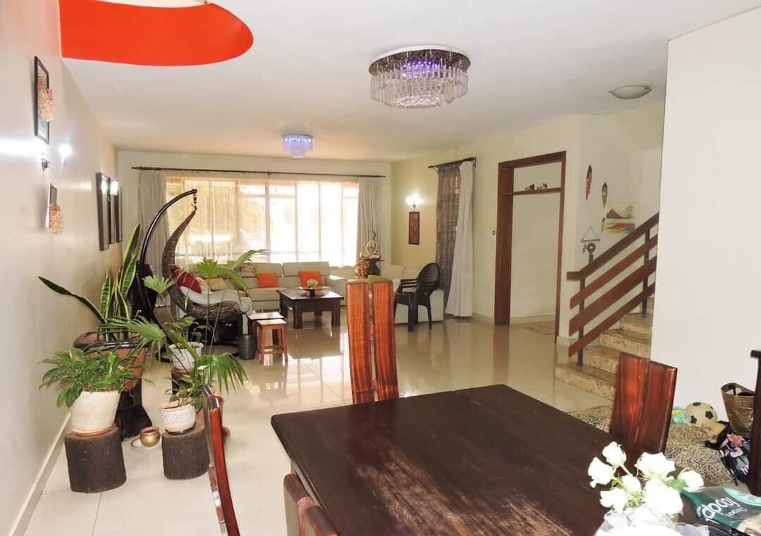 4-Ensuite Townhouse with DSQ & Solar - Westlands