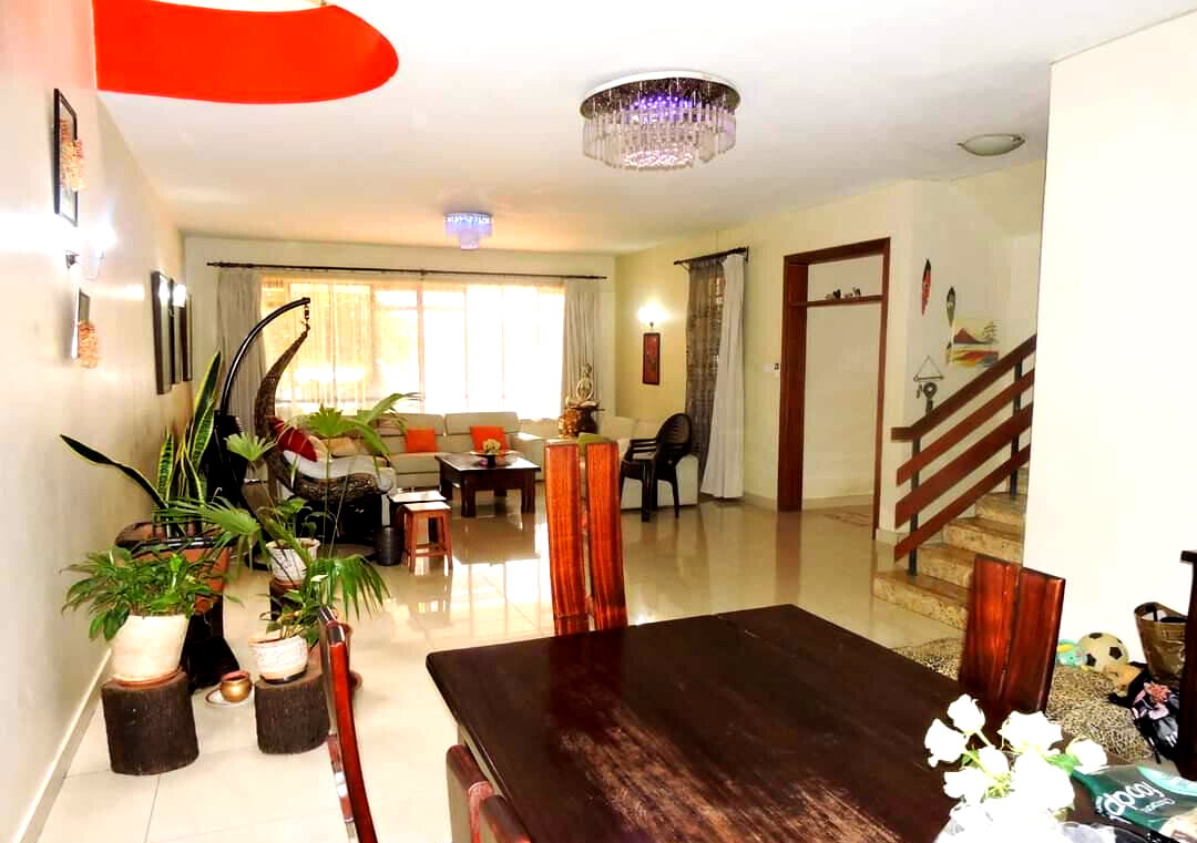 4-Ensuite Townhouse with DSQ & Solar - Westlands