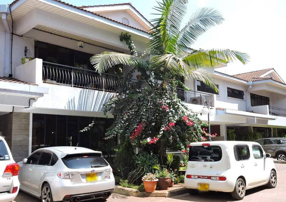 4-Ensuite Townhouse with DSQ & Solar - Westlands