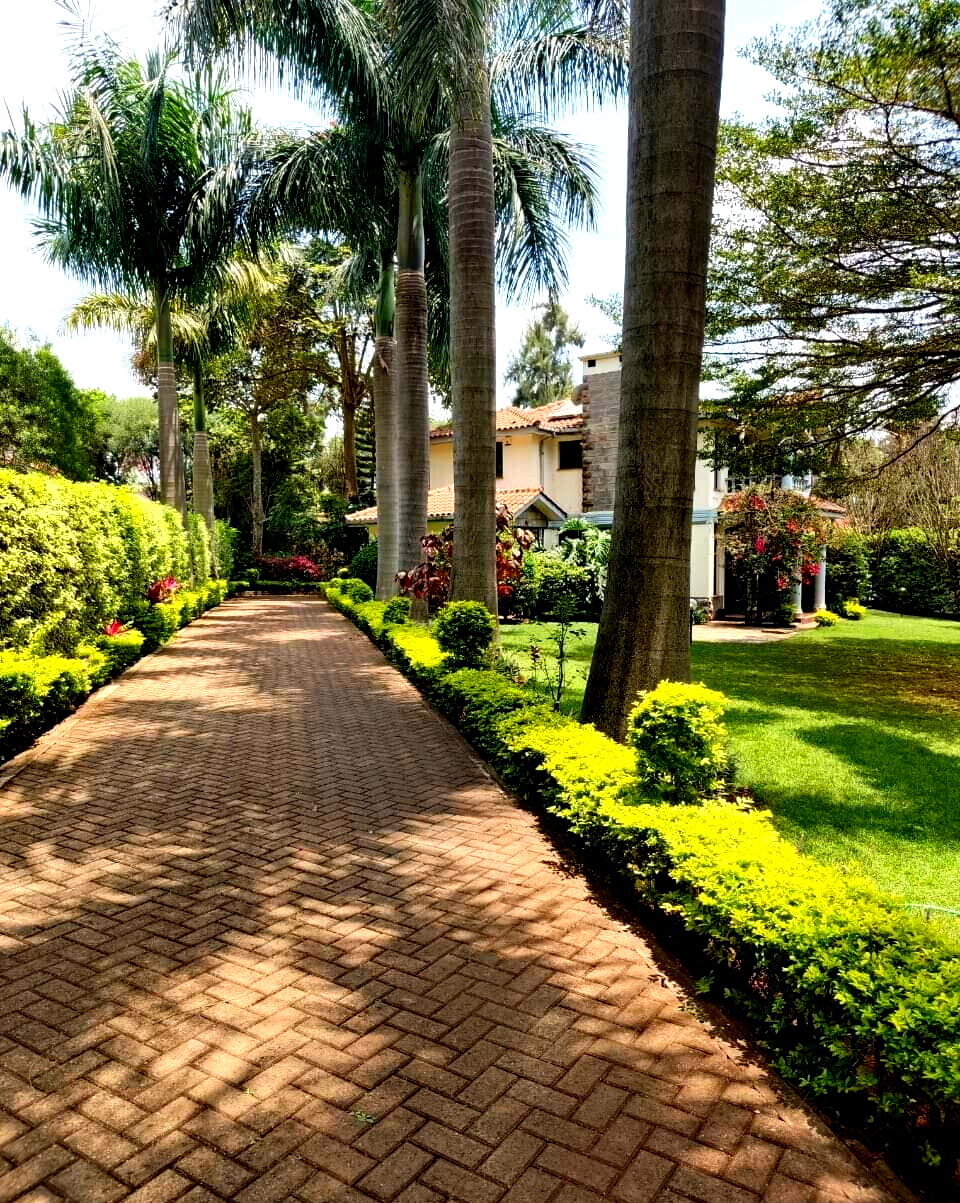 4BR Townhouse on Half-Acre Mature Garden – Rosslyn, Nairobi
