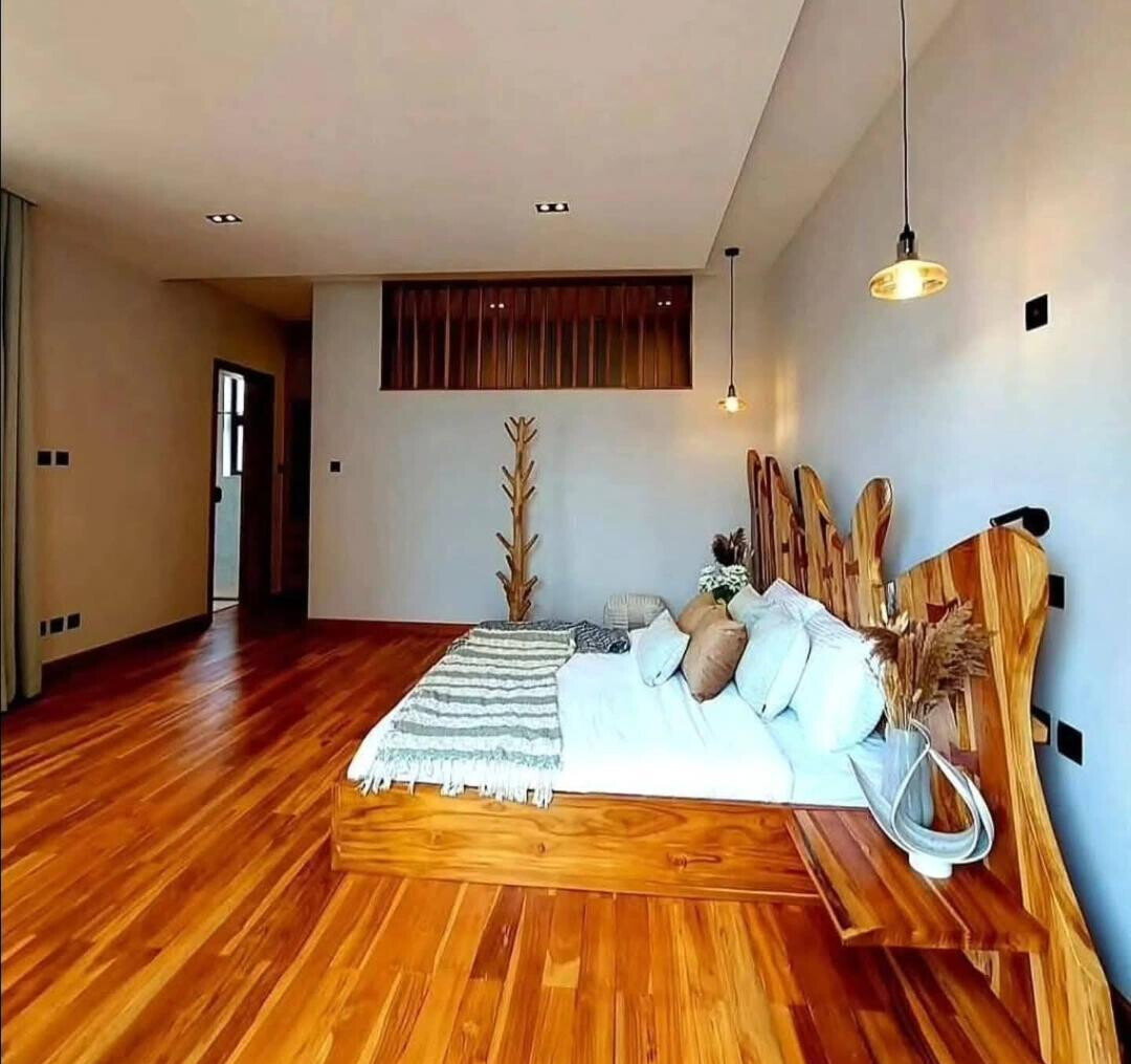 Italian Kitchen & Teak Joinery Townhouse - Loresho