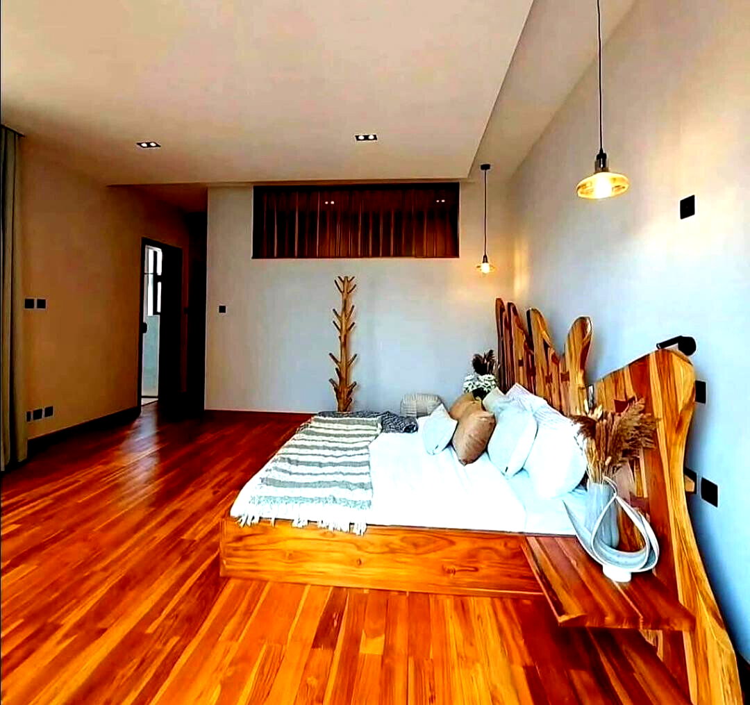 Italian Kitchen & Teak Joinery Townhouse - Loresho