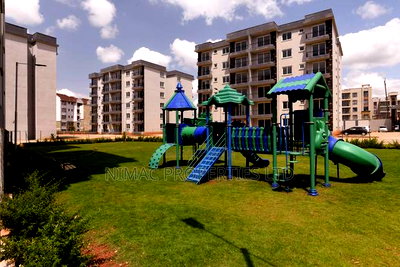 3bdrm Apartment in Gateway Mall Area for sale - Image 13