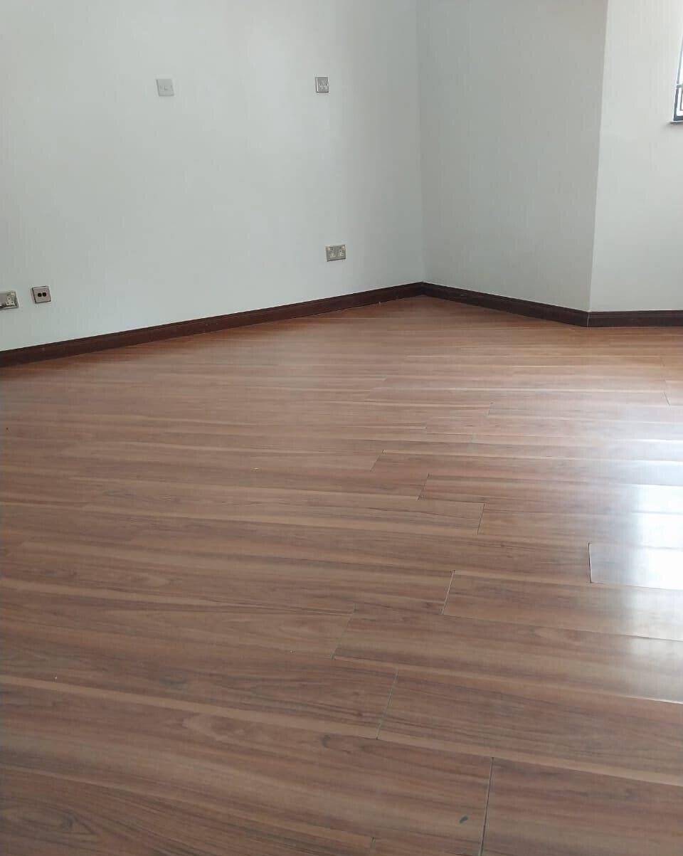 5-Ensuite Townhouse with Family Room & Pool - Spring Valley