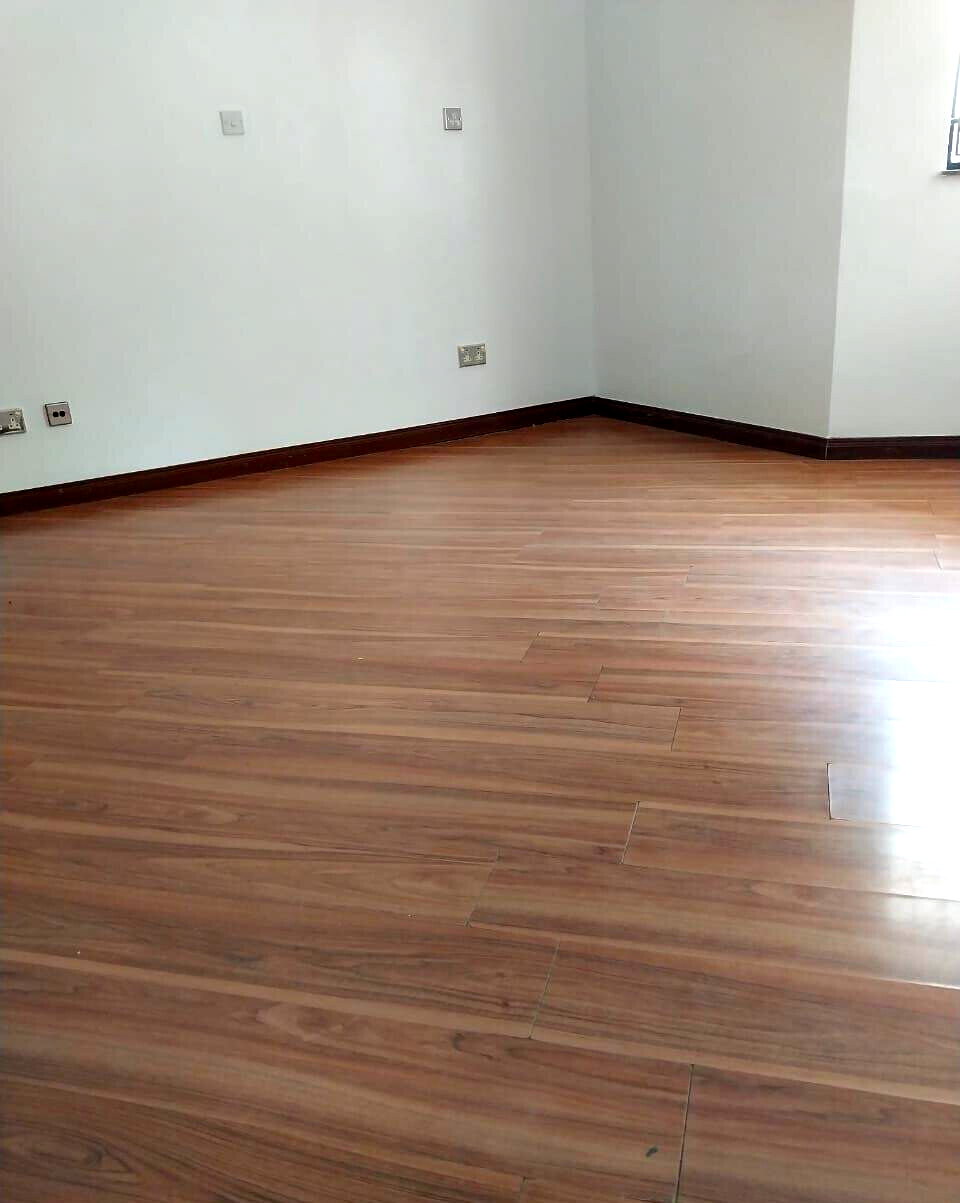 5-Ensuite Townhouse with Family Room & Pool - Spring Valley