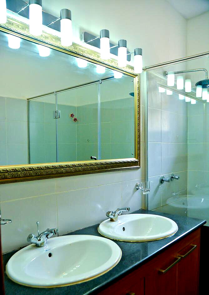 4 En-Suite Bedrooms with Sunken Lounge & Fireplace - Kitisuru