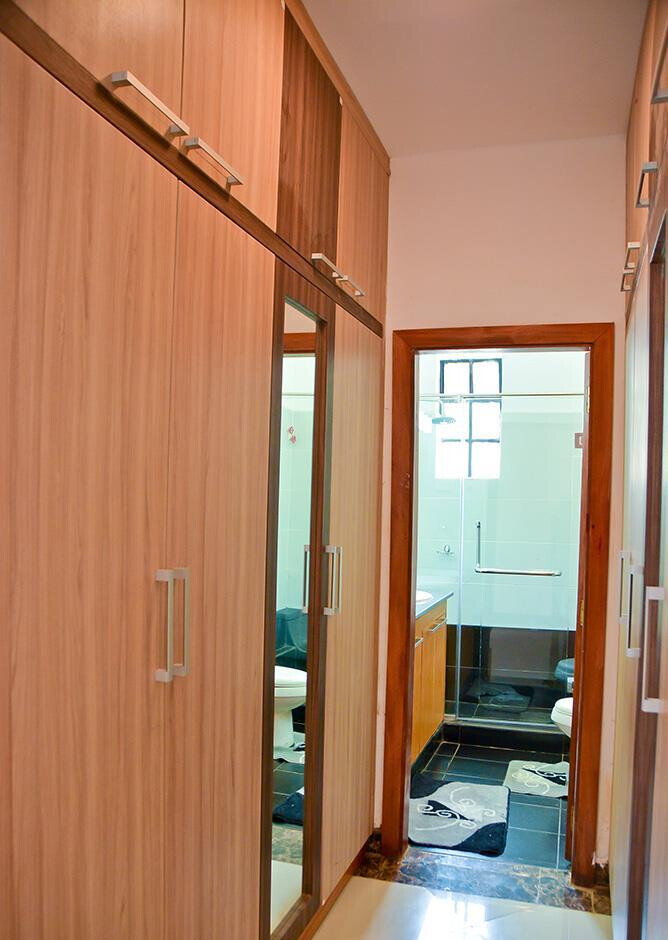 4 En-Suite Bedrooms with Sunken Lounge & Fireplace - Kitisuru