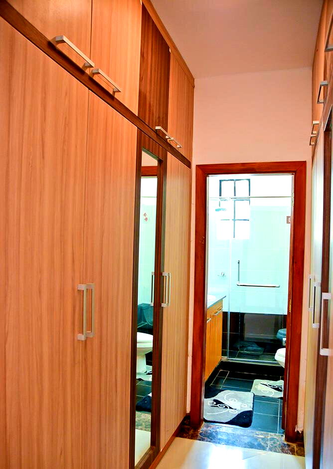 4 En-Suite Bedrooms with Sunken Lounge & Fireplace - Kitisuru