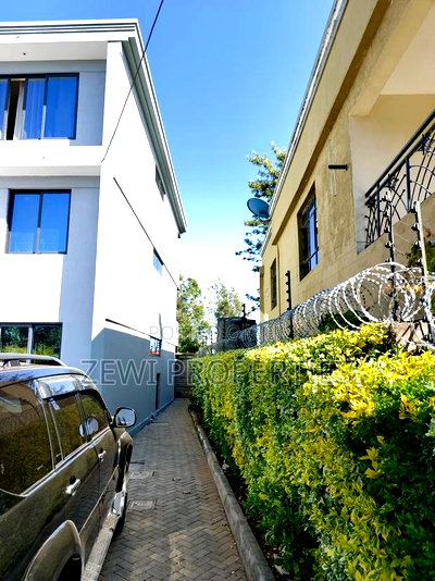 6bdrm Mansion in Kerarapon Dr for sale - Image 4