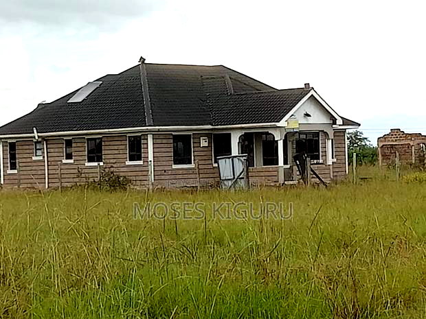 Muthaara 40x80 Prime Plots.