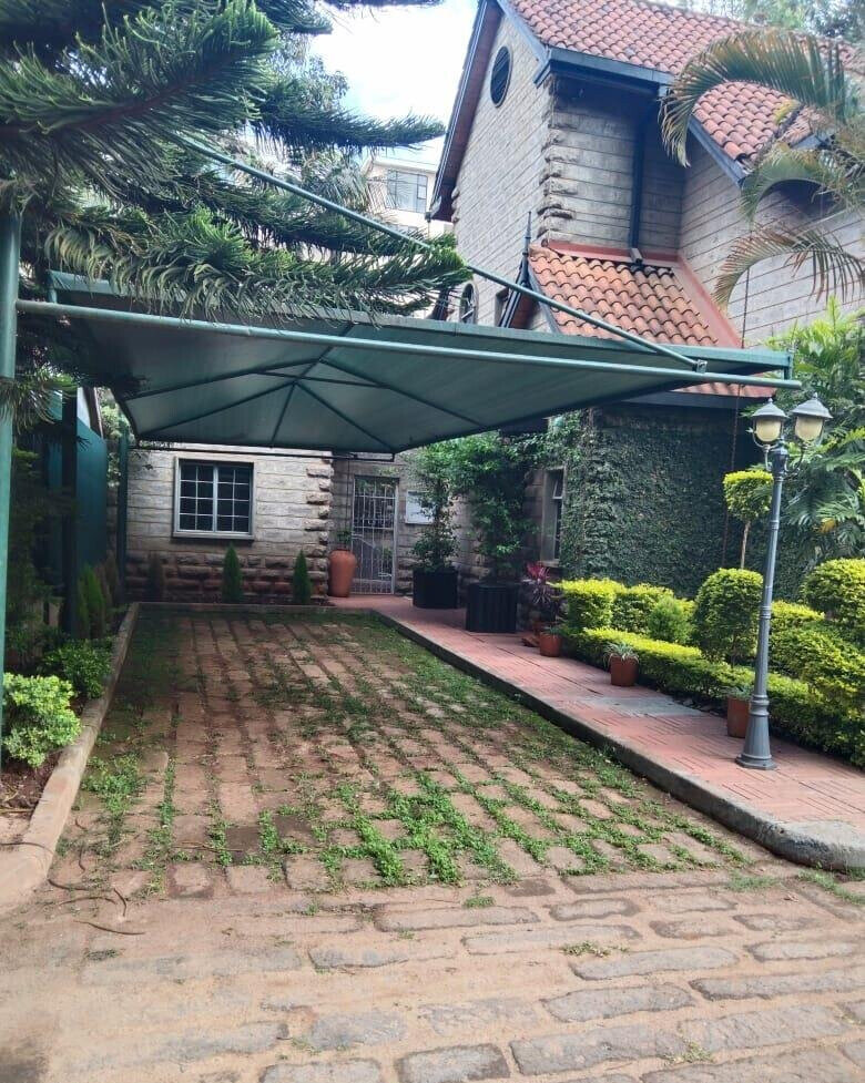 4BR All-Ensuite Townhouse with Jacuzzi & DSQ - Kileleshwa