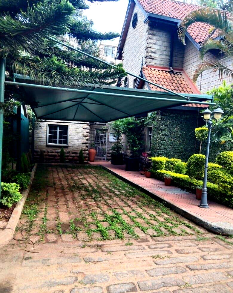 4BR All-Ensuite Townhouse with Jacuzzi & DSQ - Kileleshwa