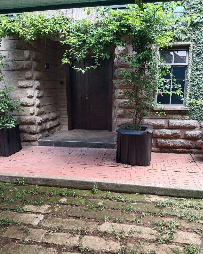 4BR All-Ensuite Townhouse with Jacuzzi & DSQ - Kileleshwa
