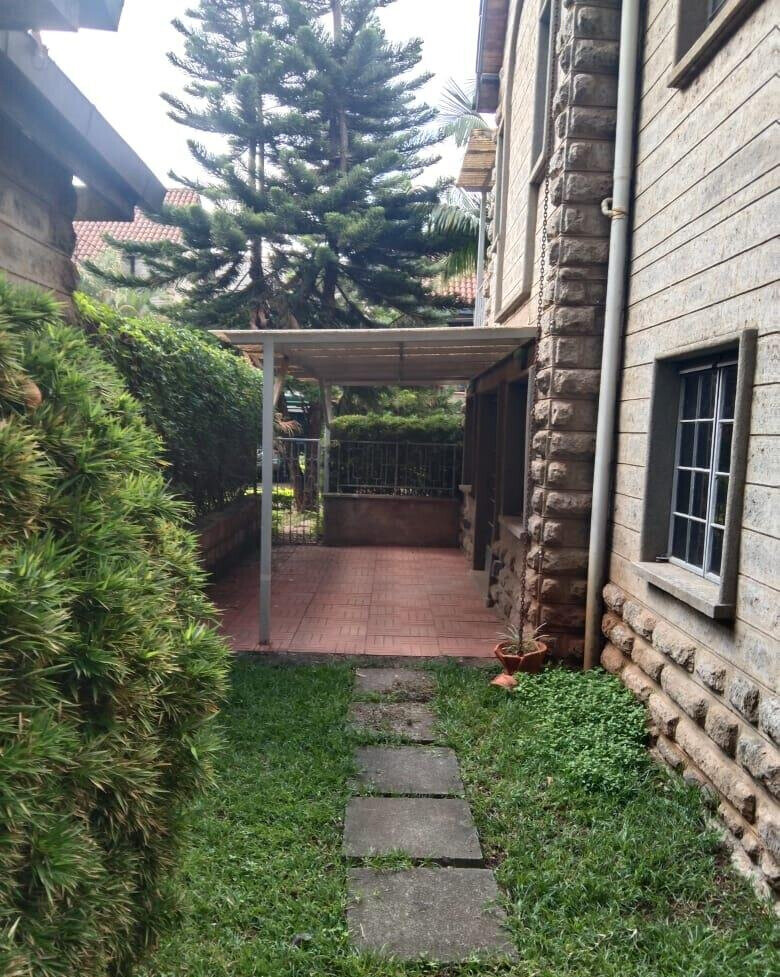 4BR All-Ensuite Townhouse with Jacuzzi & DSQ - Kileleshwa