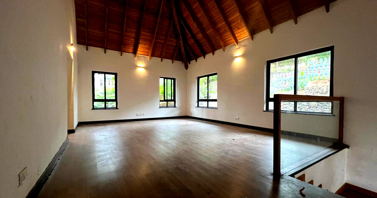 5-Ensuite Townhouse on 0.75 Acre with Jacuzzi & Steam Bath - Lower Kabete