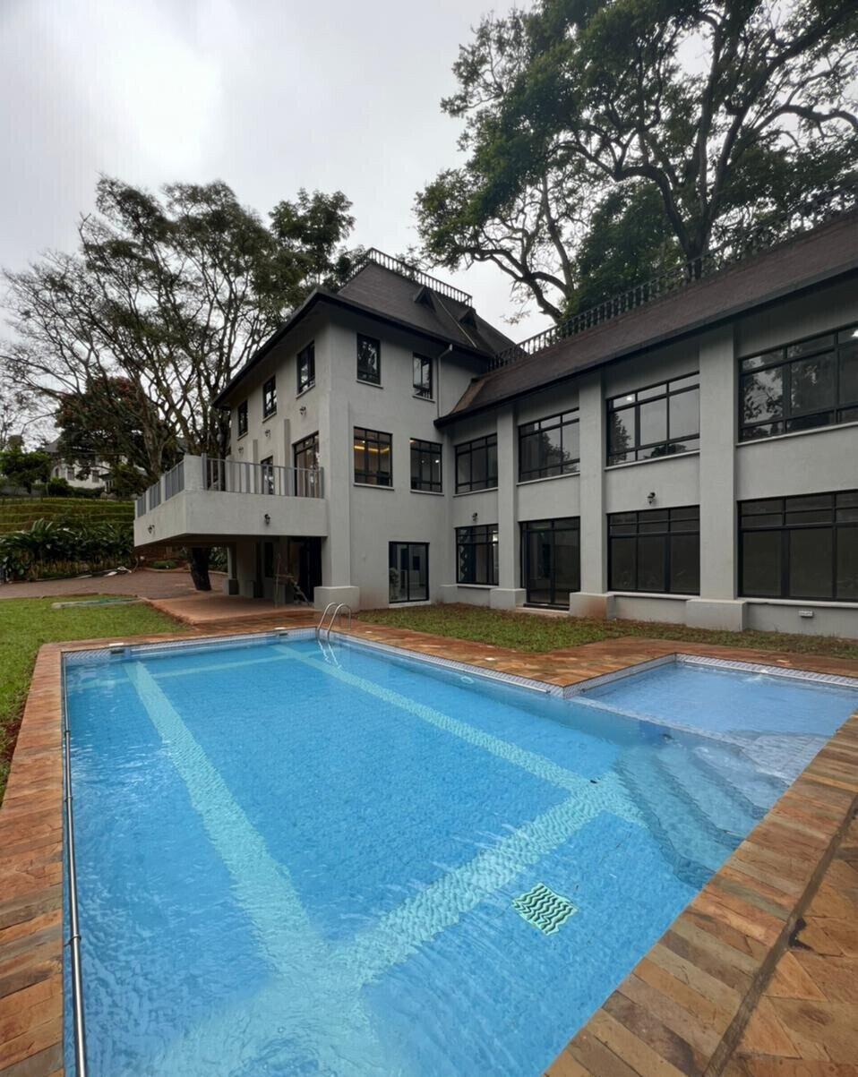 5-Ensuite Townhouse on 0.75 Acre with Jacuzzi & Steam Bath - Lower Kabete