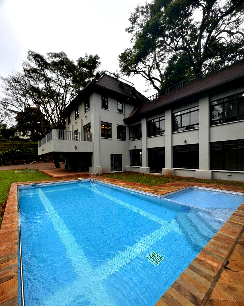 5-Ensuite Townhouse on 0.75 Acre with Jacuzzi & Steam Bath - Lower Kabete