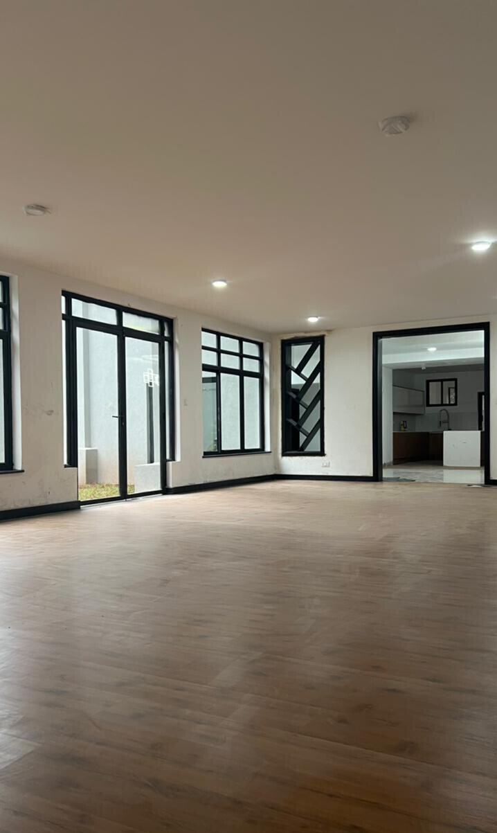 5-Ensuite Townhouse on 0.75 Acre with Jacuzzi & Steam Bath - Lower Kabete