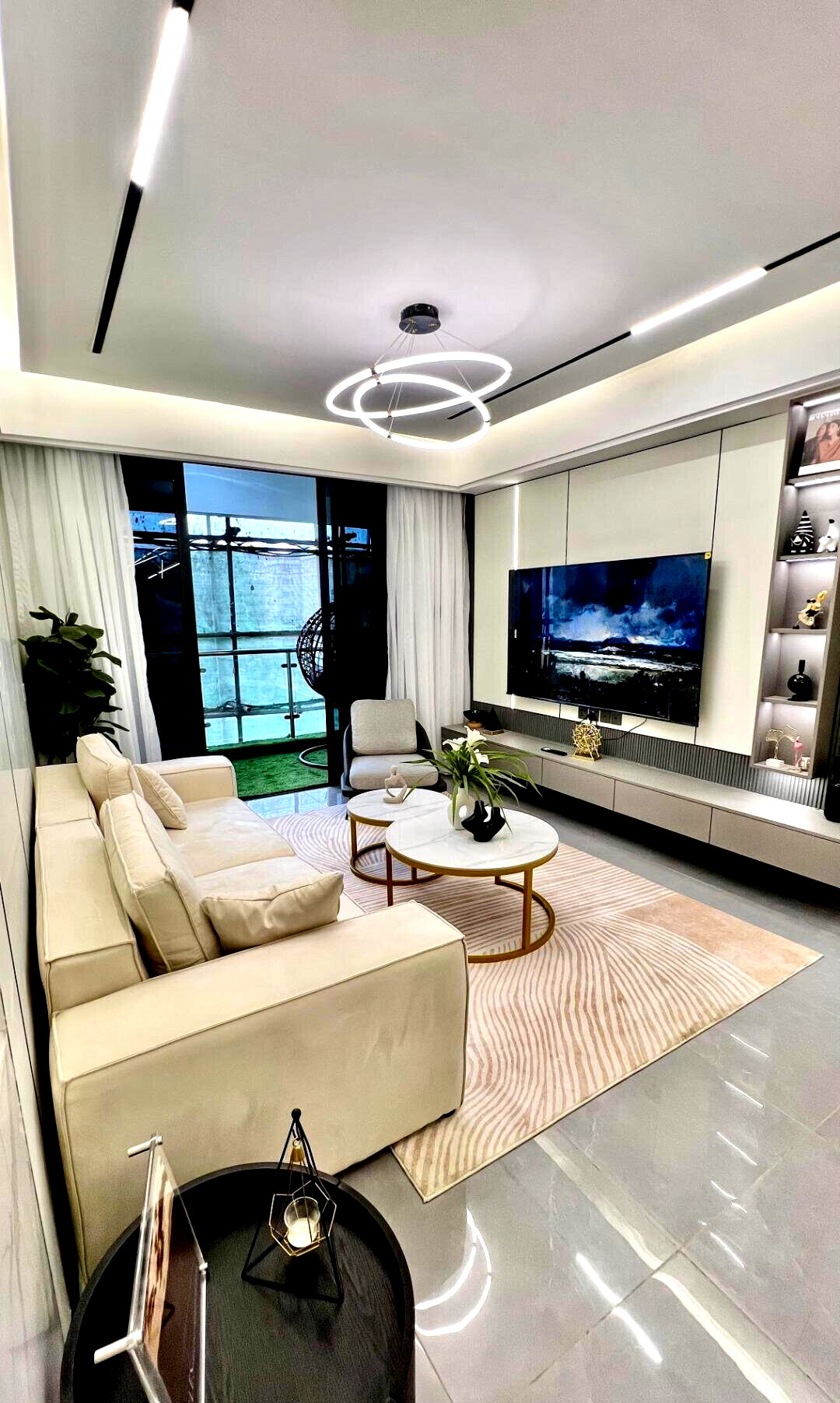 3BR + DSQ with Rooftop Heated Pool & Gym - Westlands