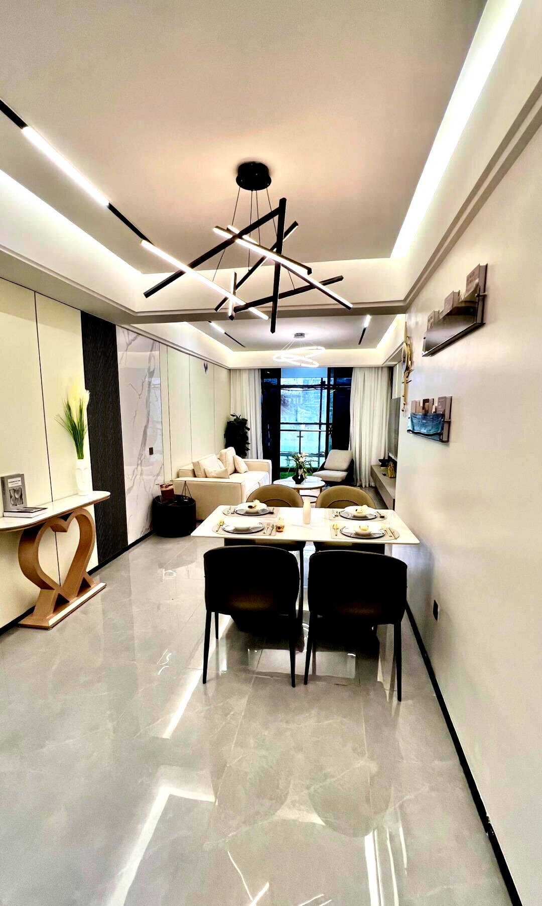 3BR + DSQ with Rooftop Heated Pool & Gym - Westlands