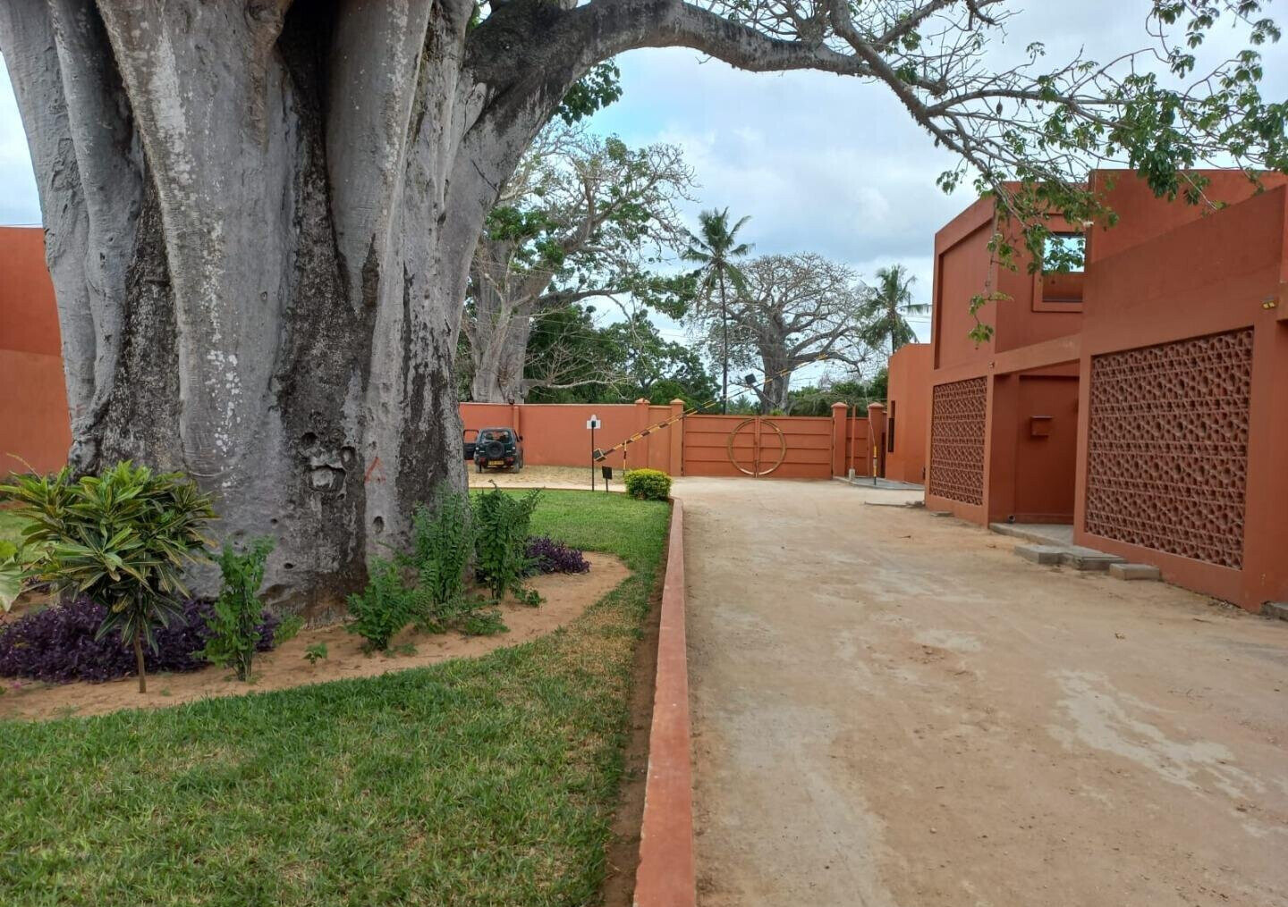 Modern 2BR Townhouse in Gated Community - Kilifi