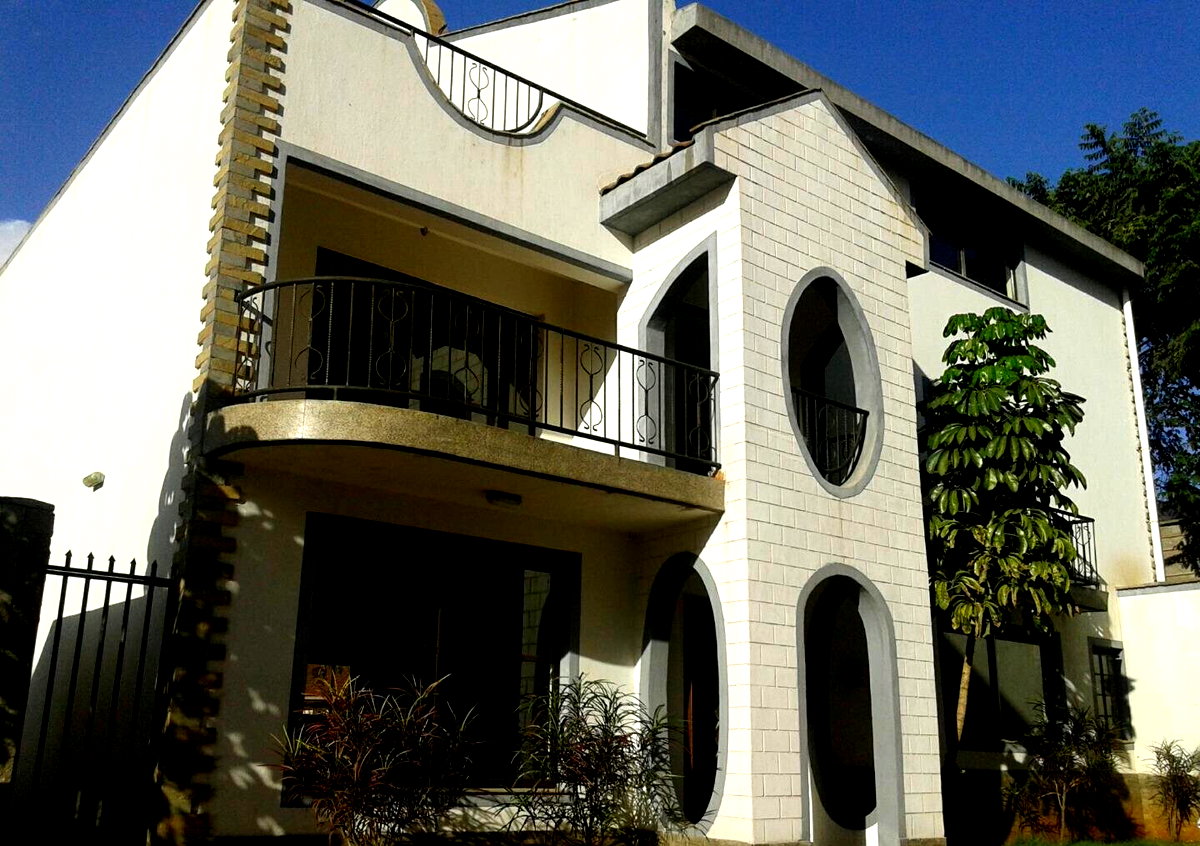22-Unit Boutique Townhouse with Guest Ensuite & Study - Brookside