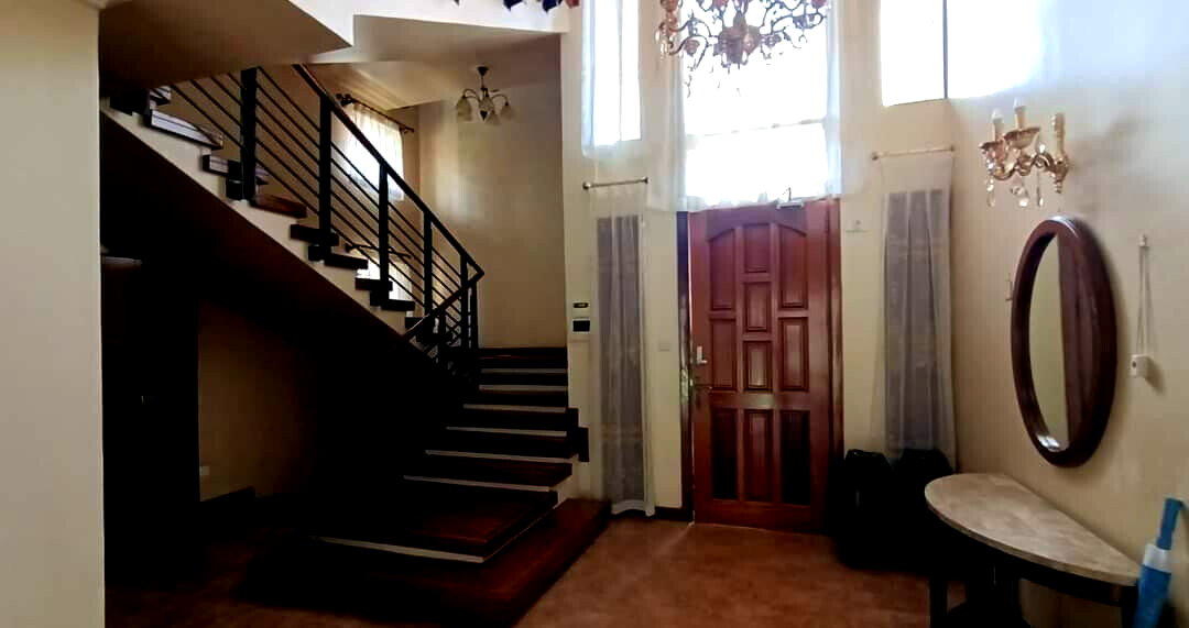 5-Ensuite Townhouse with Jacuzzi & Penthouse - Lavington