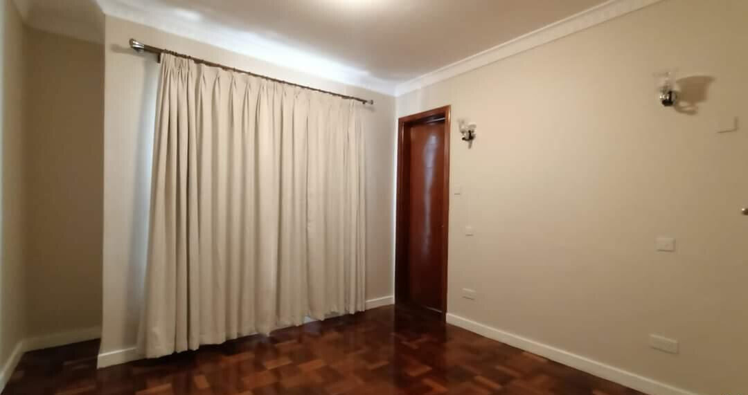 5-Ensuite Townhouse with Jacuzzi & Penthouse - Lavington