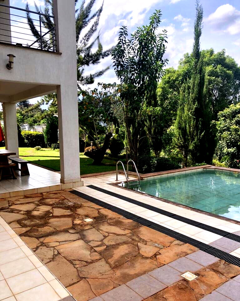 Half Acre Garden Home for Rent at KSh 450K