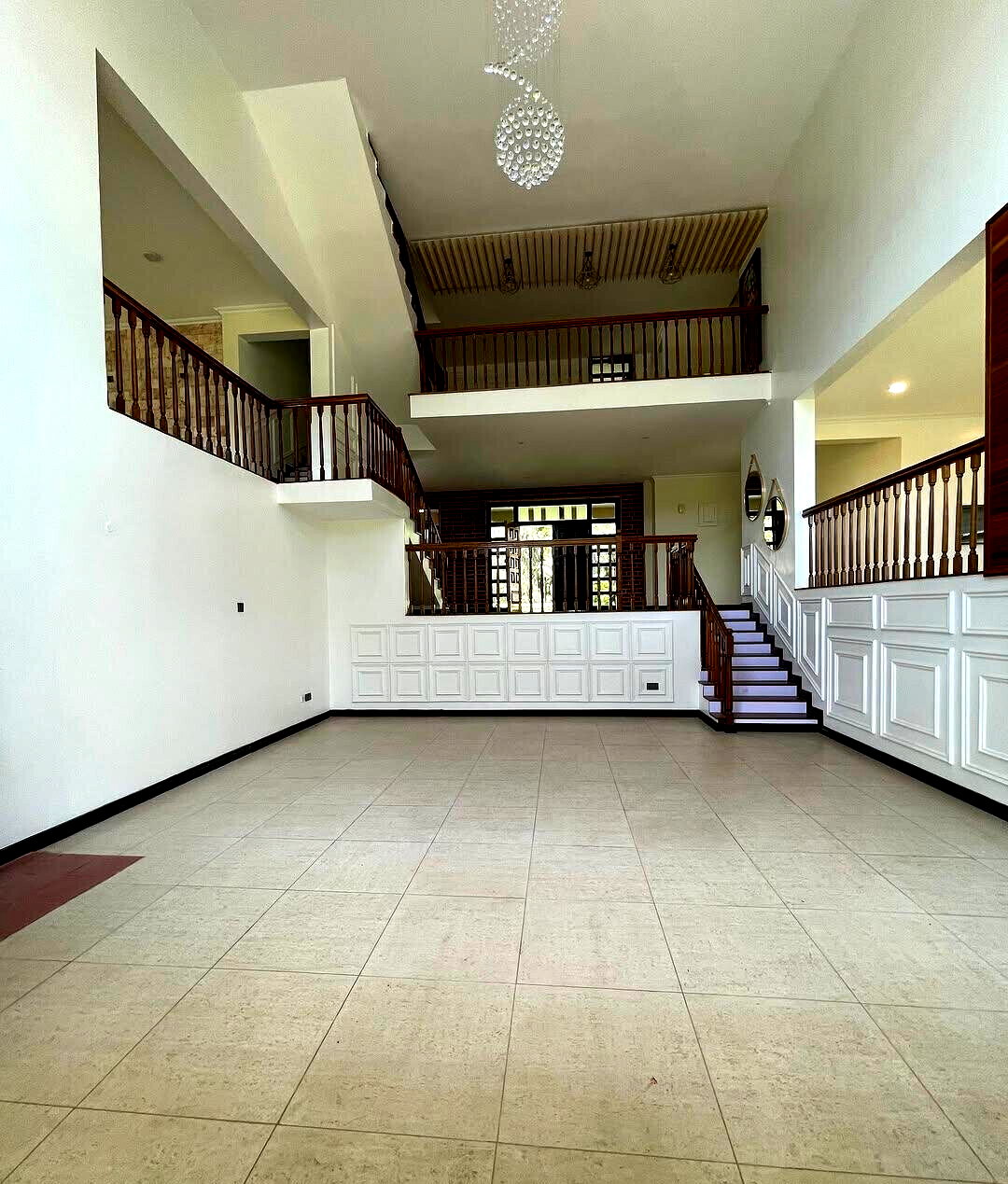 5-Ensuite Townhouse on 0.75-Acre with Lake & Clubhouse – Karen