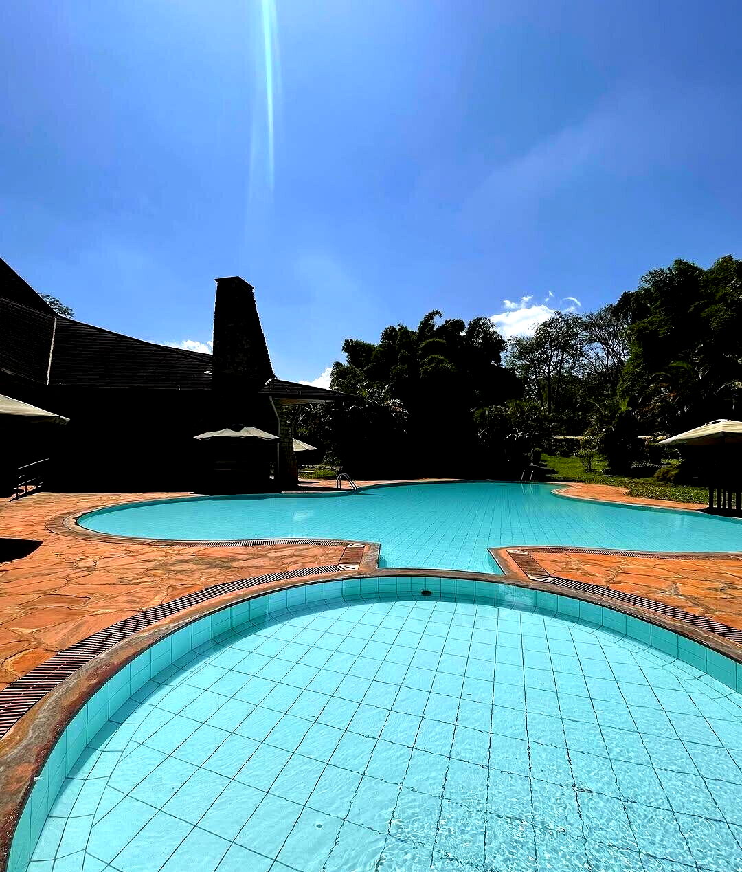 5-Ensuite Townhouse on 0.75-Acre with Lake & Clubhouse – Karen
