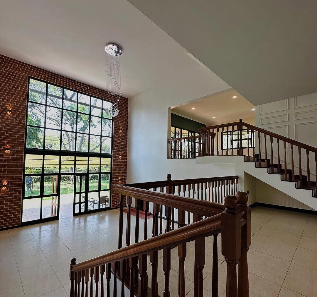5-Ensuite Townhouse on 0.75-Acre with Lake & Clubhouse – Karen