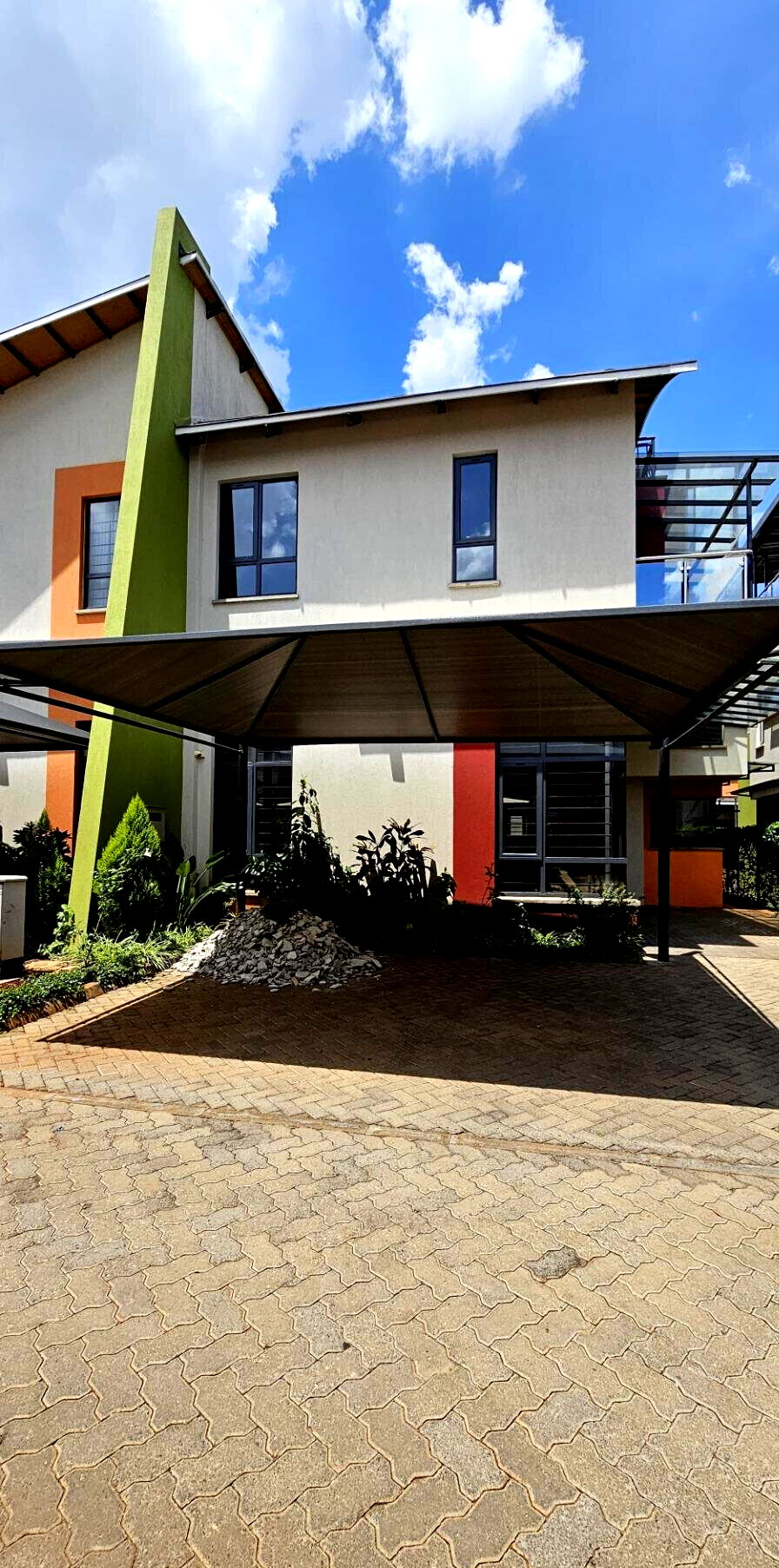 5BR All-Ensuite Townhouse with Pool & Clubhouse – Langata Carnival
