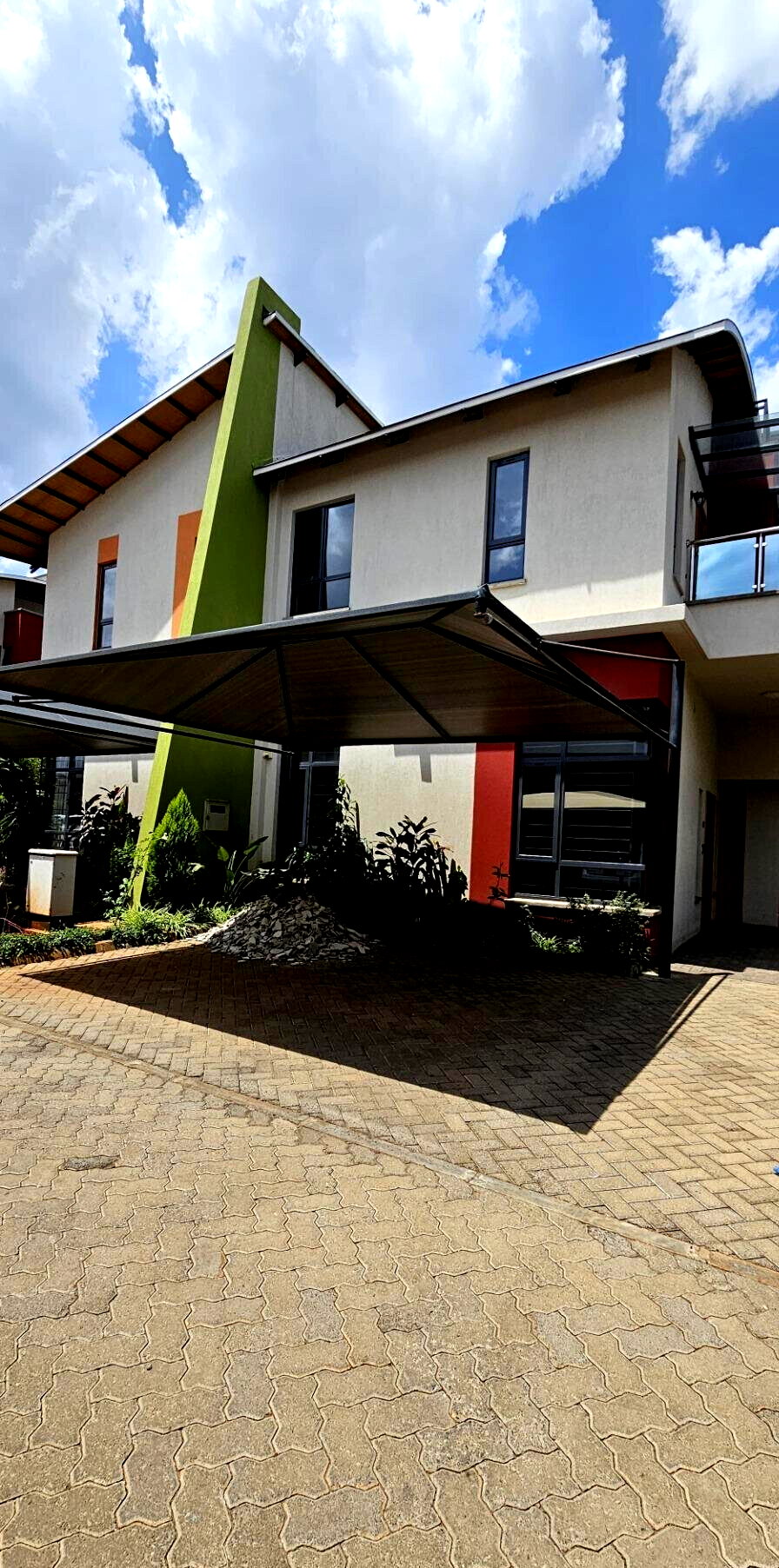 5BR All-Ensuite Townhouse with Pool & Clubhouse – Langata Carnival