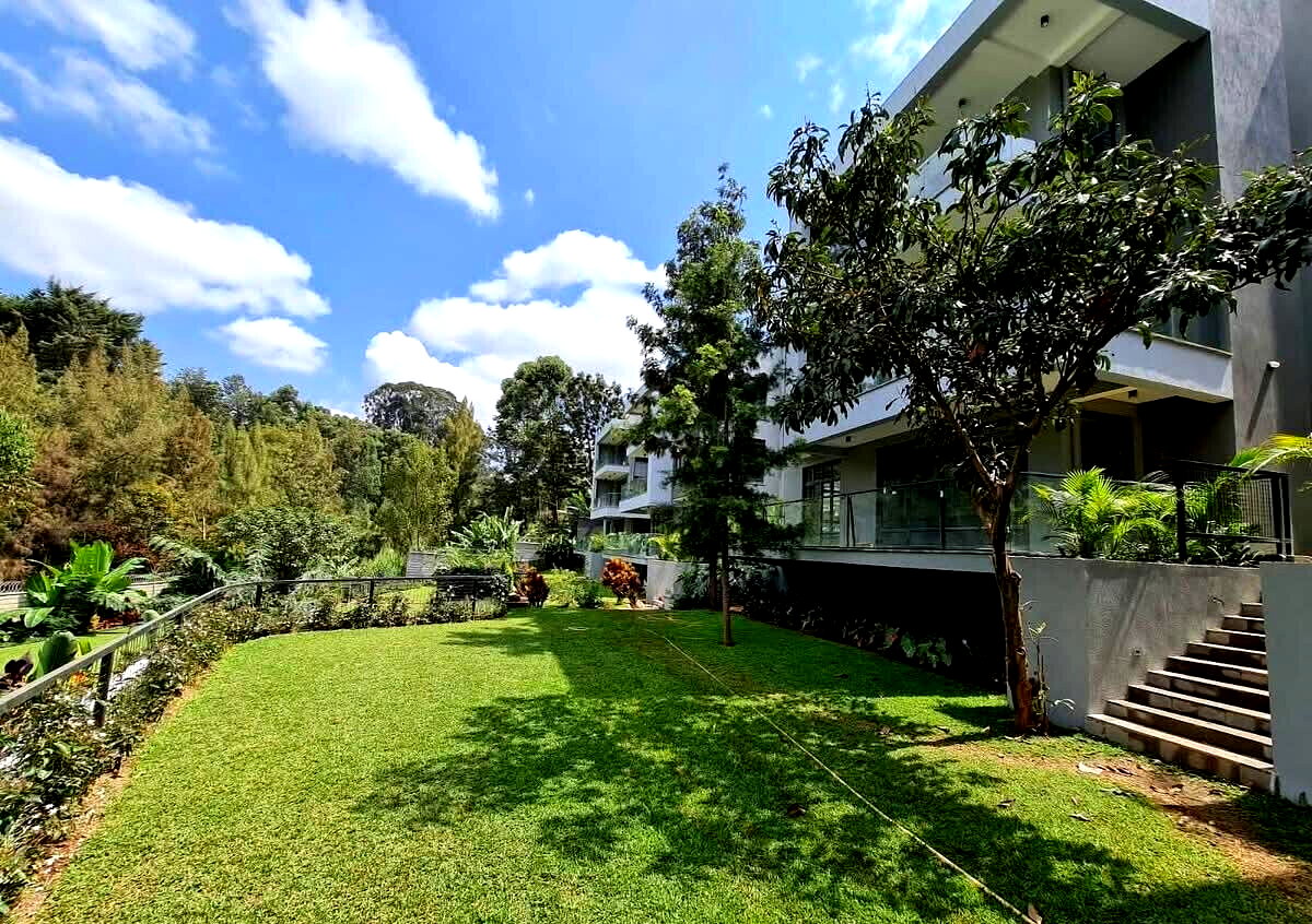 5 En-Suite Townhouse with UN Security & Generator - Kitisuru